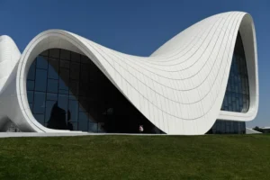 سبک های معماری ( Heydar Aliyev Centre)