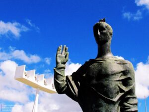 1280px-Estátua_do_Evangelista