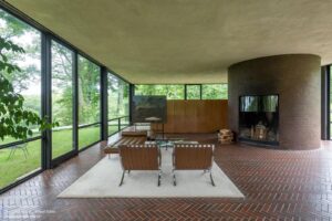 The-Glass-House-Philip-Johnson-Archeyes-2-D7