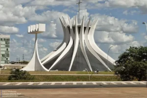 zwbzkam3q6r3c682fd638627eafc1_Cathedral_of_Brasilia_3