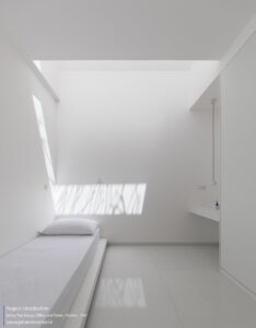 white-trio-house-office-and-store-white-on-white-studio_14